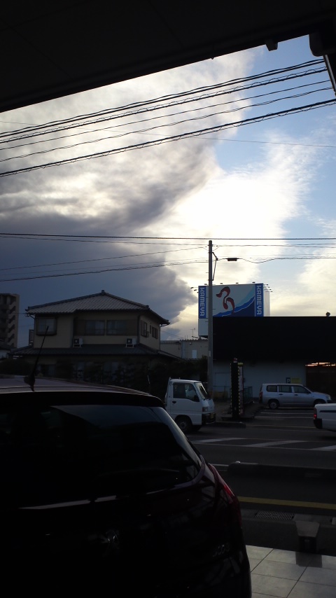 今日も爆発しています。